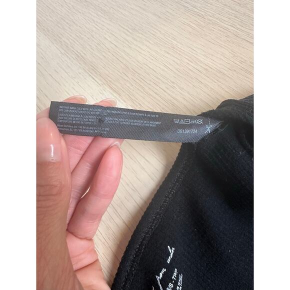 Black Top from Out from Under - Size XS/S - MINT - Picture 6 of 7